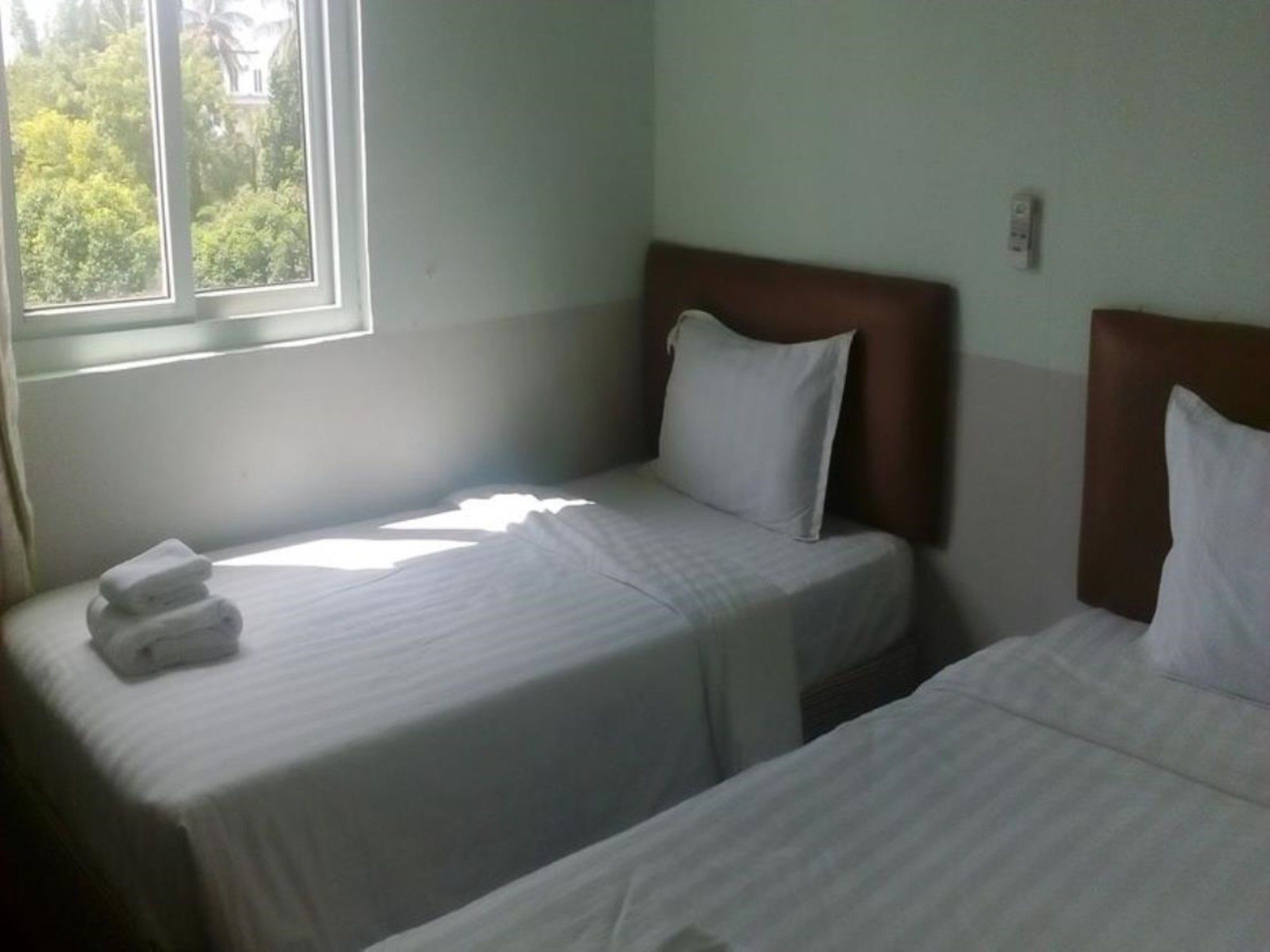 G Star Hotel Янгон Екстер'єр фото